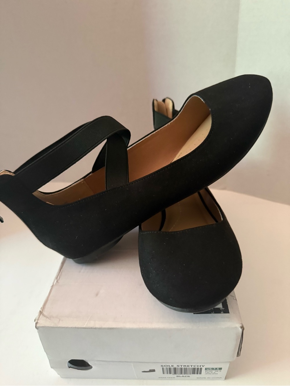Dream Pairs Black Mary Jane Flats with Cross Straps Women’s 7.5